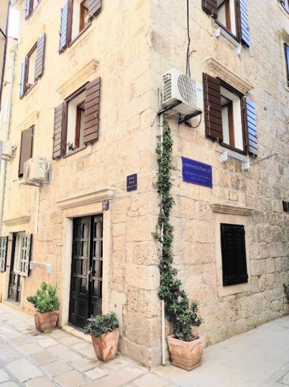 As Lucana Apartment - Ground Floor Vis Exterior foto